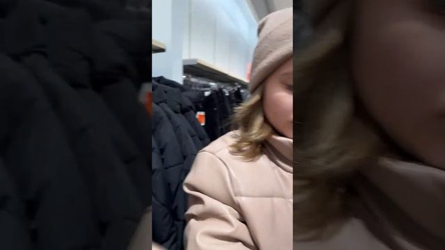 Лерочка едет за джинсами смотреть онлайн