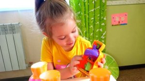 Lerochka and a beauty salon for dolls Hairdooz