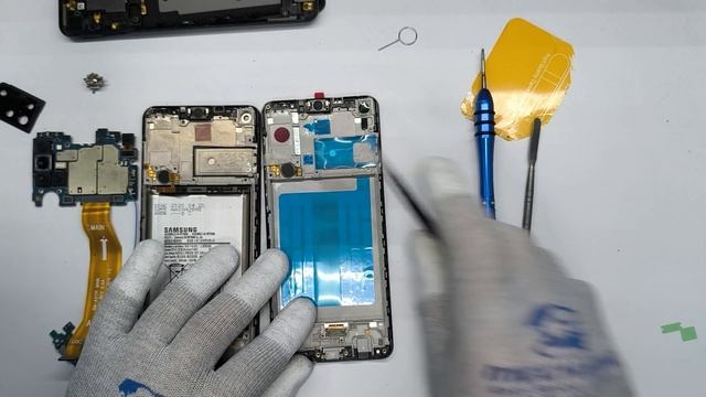 Замена дисплея с рамкой на Samsung Galaxy A21s (A217F) смотреть онлайн