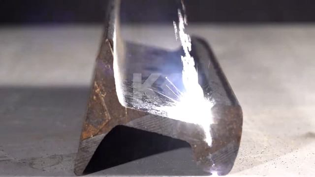 Лазерная зачистка краёв перед сваркой от ржавчины и окалины смотреть онлайн