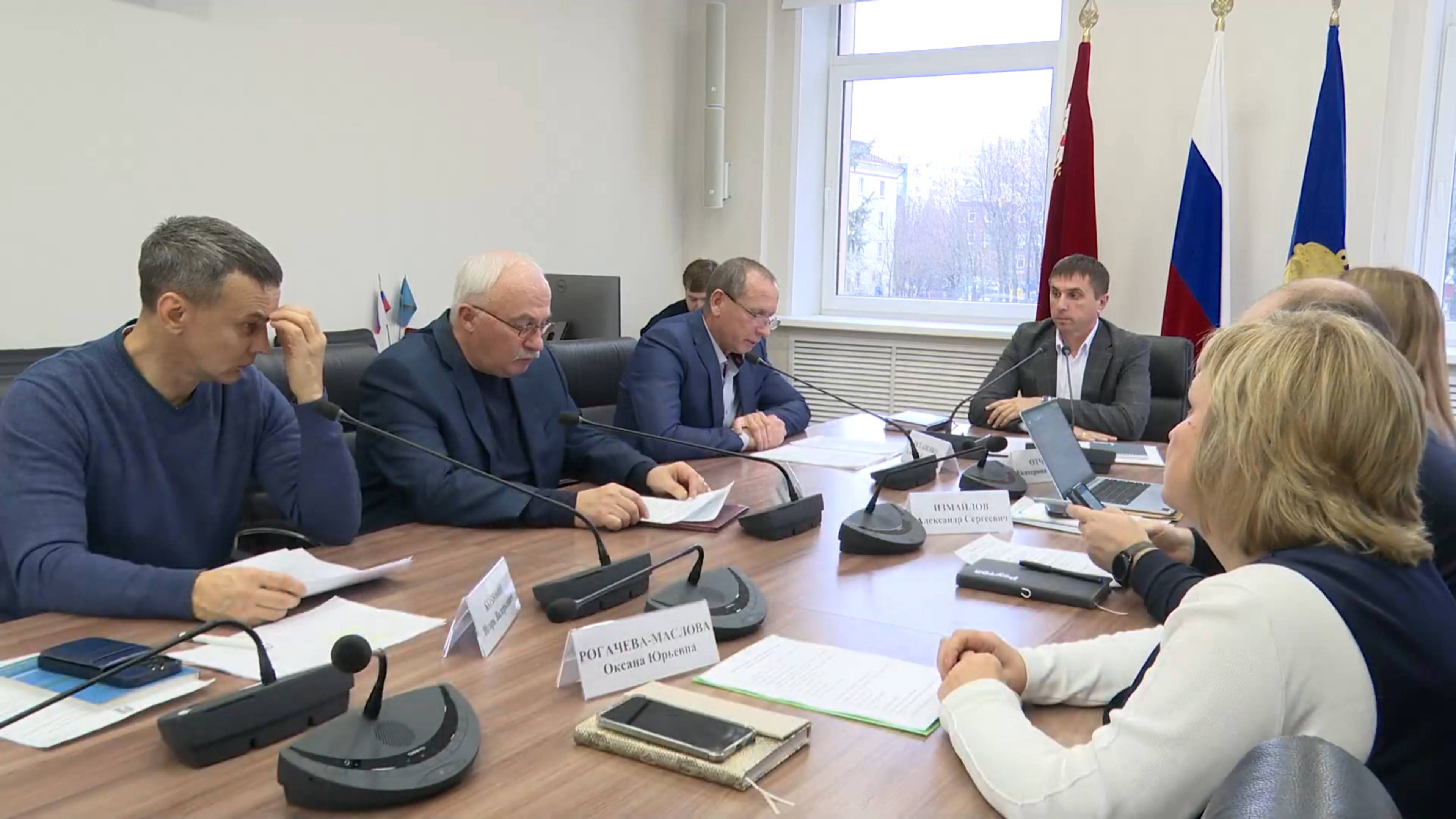 Антитеррористические меры и качество охраны в школах обсудили в Реутове 06.08.2024 смотреть онлайн