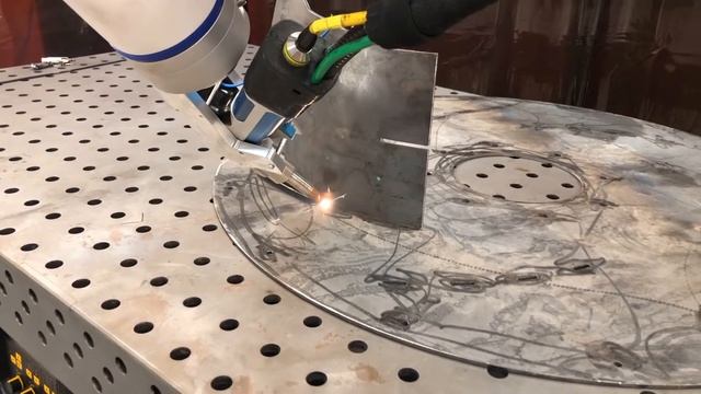 Роботизированная сварка лопаток рабочего колеса центробежного вентилятора смотреть онлайн