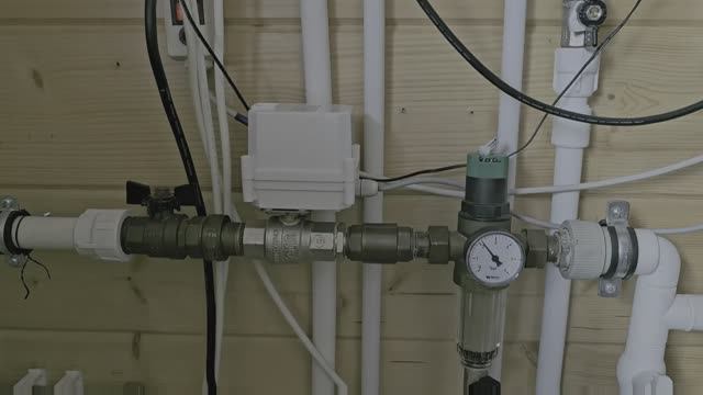 Как правильно завести воду в дом. #сезонконтентаRUTUBE смотреть онлайн