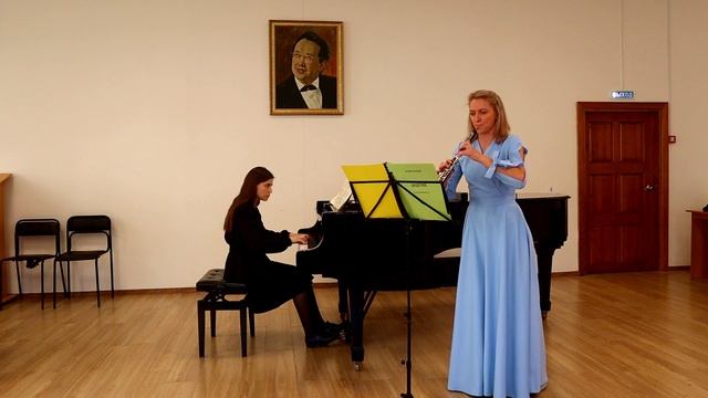 ЛЮТИКОВА ТАТЬЯНА(гобой, английский рожок)
АНТАКОВА МАРИЯ(фортепиано)