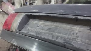 Как снять задние фары с крышки багажника в АУДИ 80 Б4 1992г
