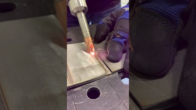Лазерная сварка нержавеющей стали #shorts смотреть онлайн