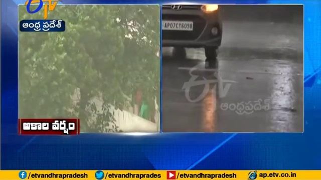Heavy rain disrupts life in Vijayawada смотреть онлайн