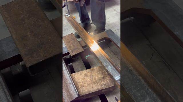 Лазерная очистка ржавчины. Оборудование POKKELS F-Clean CW смотреть онлайн