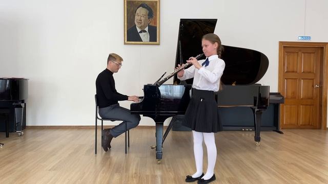 ГИМП КСЕНИЯ(гобой)
ГУБАЙДУЛЛИН МАРАТ(фортепиано)