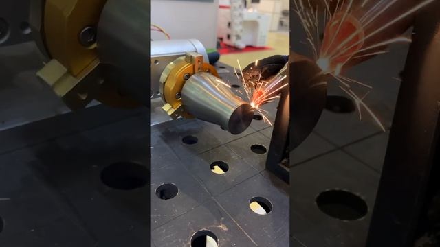 Лазерная сварка кольцевого шва диаметром 25мм #shorts смотреть онлайн