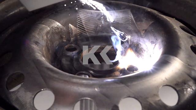 Лазерная очистка лакокрасочного покрытия, окислов, остатков смазочных материалов и грязи смотреть онлайн