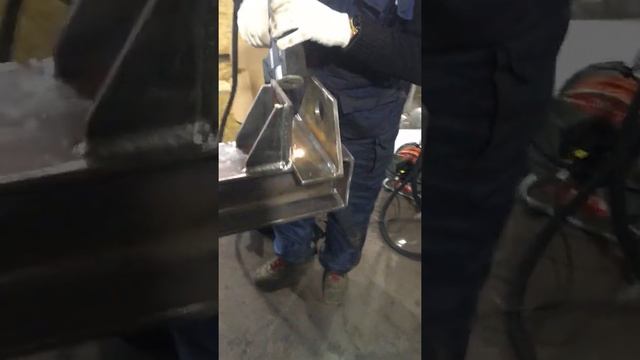 Лазерная очистка фрагмента металлоконструкции смотреть онлайн