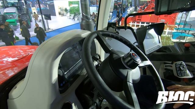Новинка от YTO на выставке CIAME2024 - трактор YTO LW4504  450лс