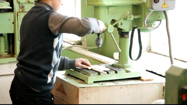 Урок технологии. Выпиливание лобзиком - 2 смотреть онлайн
