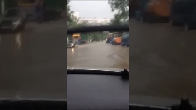 Главное форсунки прочистить. Москва. Потоп 06.07.2013 смотреть онлайн