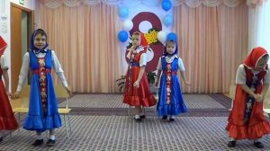 Танец  "Бабушки- старушки"