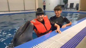 Диана Акундинова.  Все дельфины в ураган,уплывают в океан.