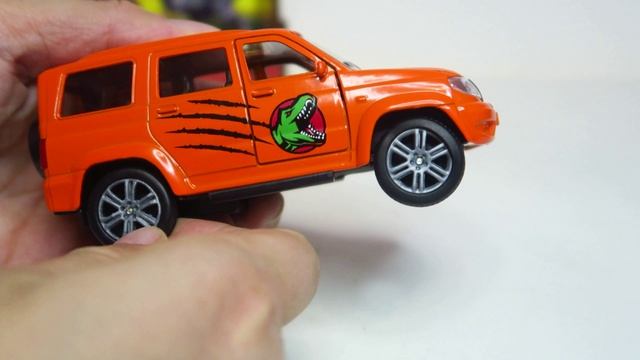 Инерционная металлическая машинка "УАЗ Патриот", ТМ "Технопарк" смотреть онлайн