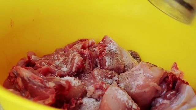 Кролик запеченый в сметане, рецепт для мультиварки. Просто рецепт. смотреть онлайн