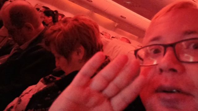 Подготовка и посадка в Аэропорту города Дубай 🌴 - ОАЭ 🇦🇪 смотреть онлайн