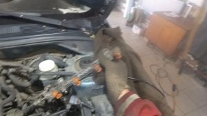 Mitsubishi. Lanser 9. Замена прокладки ГБЦ и помпы. Демонтаж.