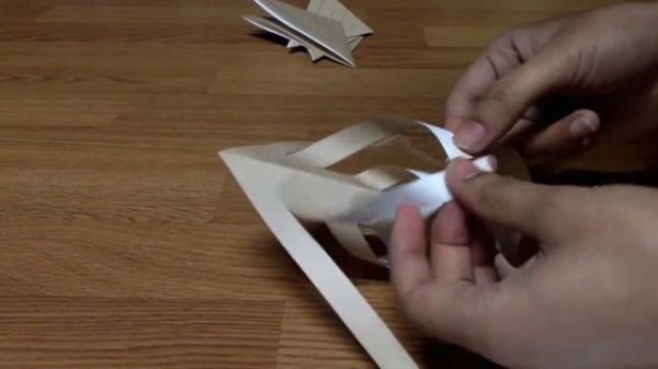 DIY_ How to make a paper 3D Snowflake