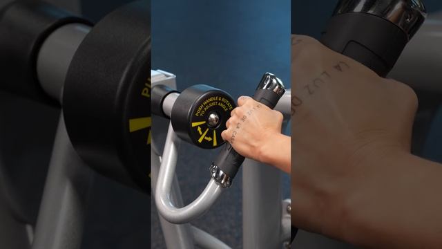 Гребная тяга с упором на грудь HOIST CL-3203 смотреть онлайн