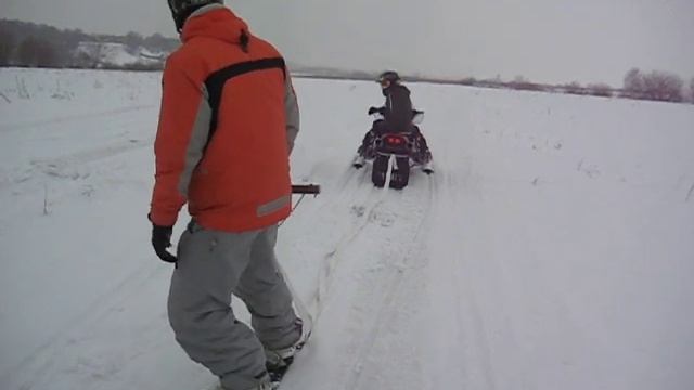 На сноуборде за снегоходом смотреть онлайн