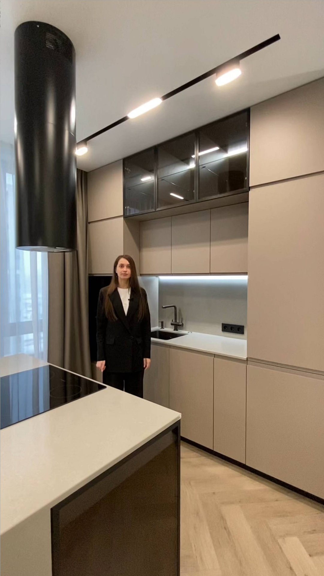 КАКОЙ ВЫБРАТЬ КУХОННЫЙ ГАРНИТУР? #дизайнинтерьера #современныйдом #казань смотреть онлайн