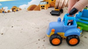 Машинки в песочнице