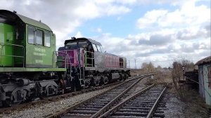 "Две Тамары Едут Парой" Тепловозы ТЭМ2 старый и обновлённый едут резервом