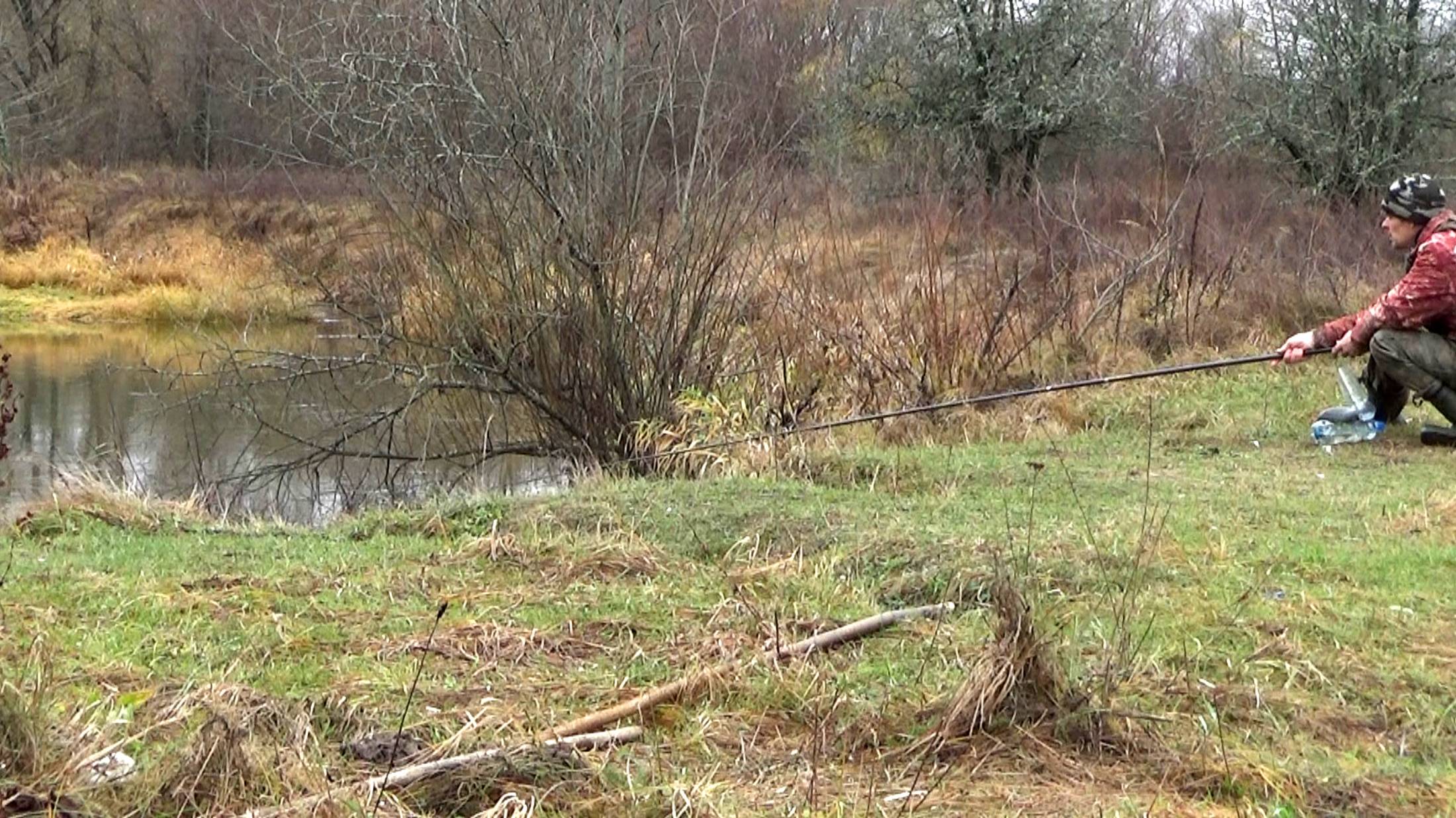 Рыбалка 6 ноября на малой реке на поплавок. Красота! смотреть онлайн