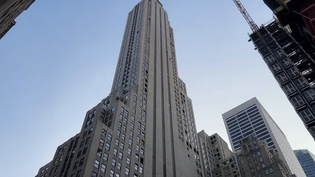 NEW YORK CITY Walking Tour [4K] - 5ht AVENUE - Sunset Walk смотреть онлайн