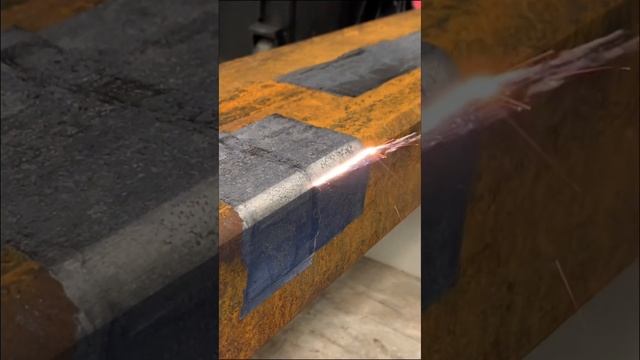 Тяжело остановиться, когда металл - ржавый, а в руках наша лазерная очистка #shorts смотреть онлайн