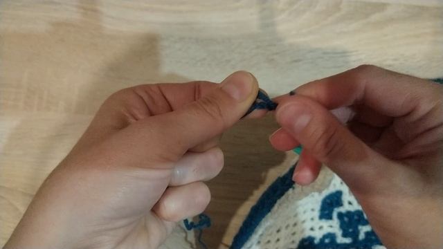 Как присоединить нить, если закончился клубок / Проект "Вяжем вместе" смотреть онлайн