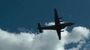 Ан 22 заходит на посадку