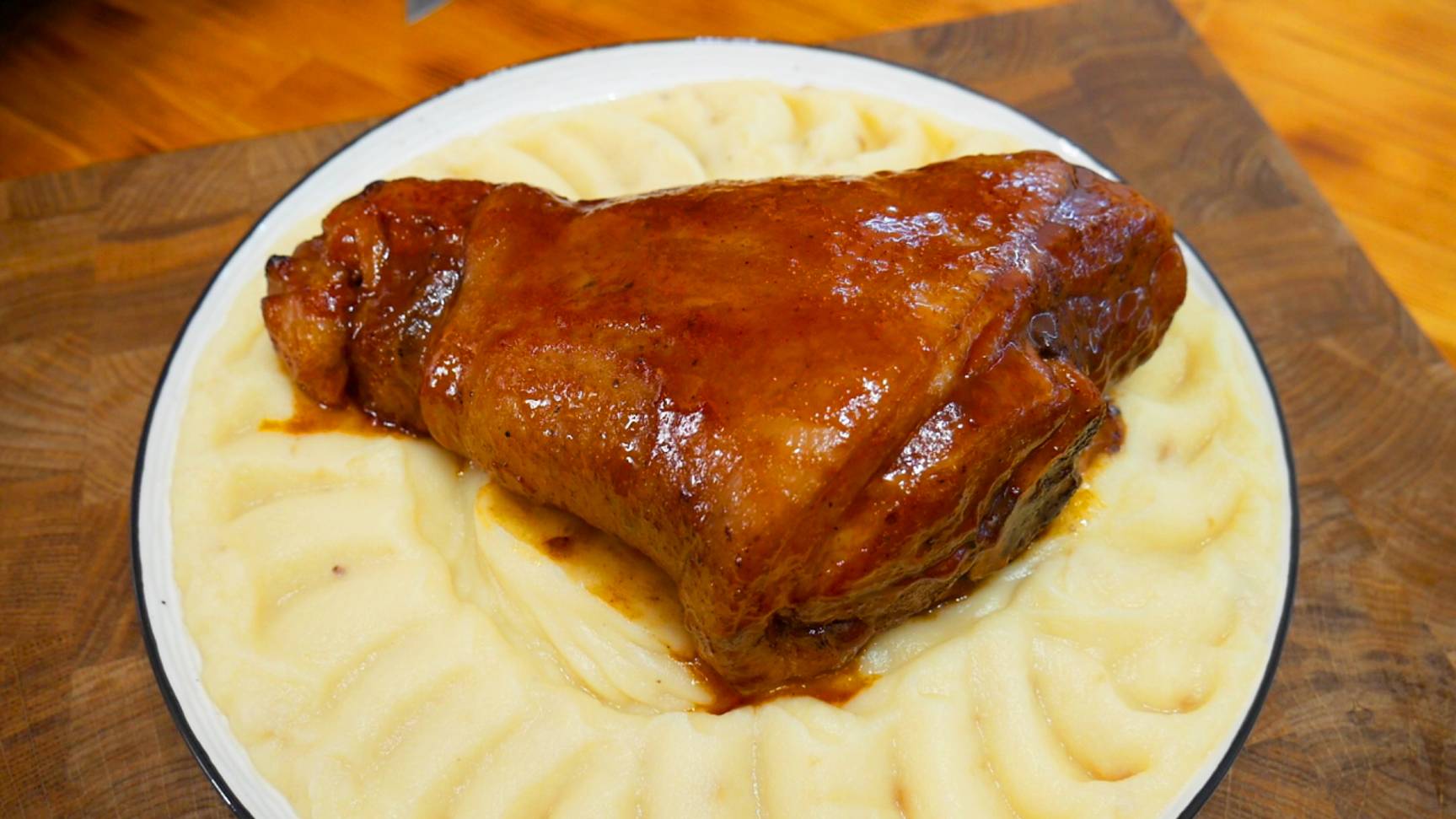 Круче чем в духовке – Рецепт идеальной Рульки, тает во рту. смотреть онлайн