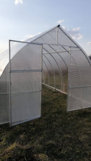 Сборка теплицы Капелька