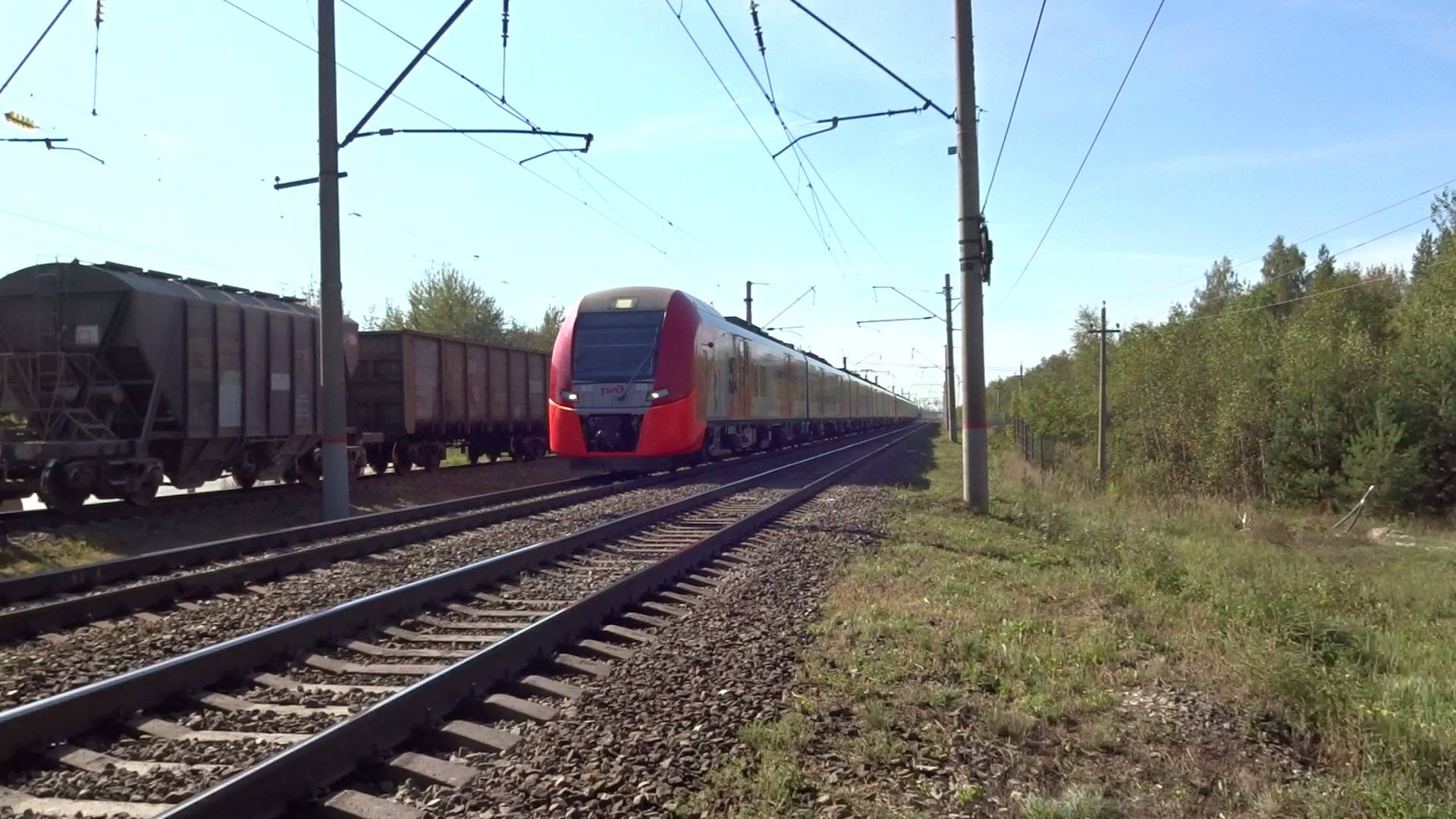 Электропоезд ЭС1П-025/015 Москва - Нижний Новгород на перегоне Игумново - Доскино смотреть онлайн