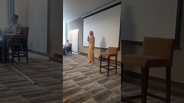 Выступление Топ лидеров из Оренбурга. Татьяна Деккер и Юлия Жестовских.