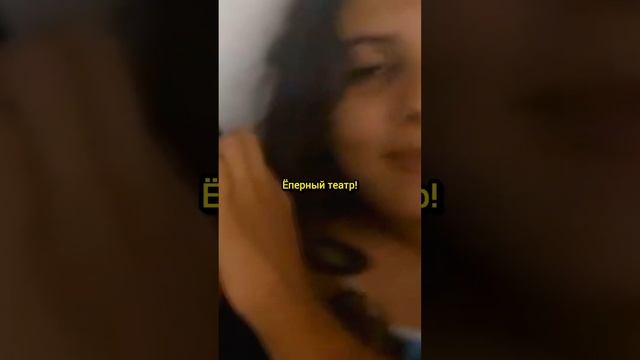 Удивил иностранок заговорив на их языке😄 смотреть онлайн