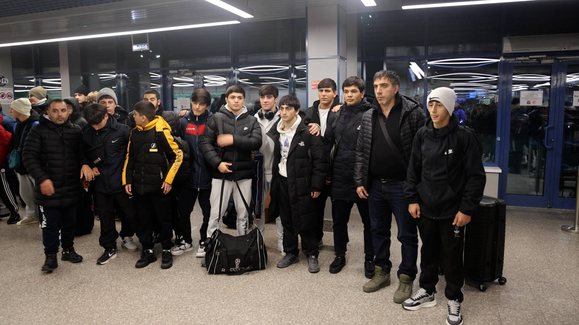 В Омск прилетели гости и участники международного турнира по греко-римской борьбе «Сила традиций» смотреть онлайн