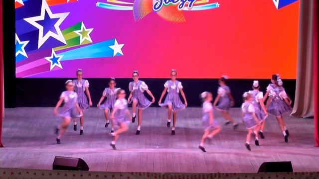 Детский танец "Мы - маленькие дети" // "Непоседы" // Всероссийский конкурс-фестиваль "Радуга звёзд смотреть онлайн