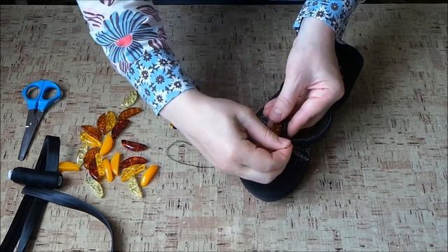 КАК МОЖНО ОБНОВИТЬ ЖЕНСКУЮ ЛЕТНЮЮ ОБУВЬ - СВОИМИ РУКАМИ смотреть онлайн