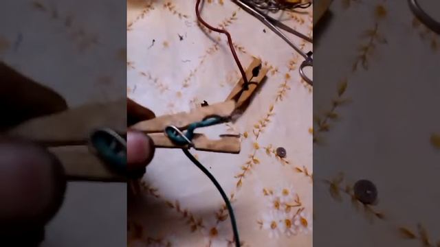 Клеммы для зарядного устройства сделать из прищепок смотреть онлайн
