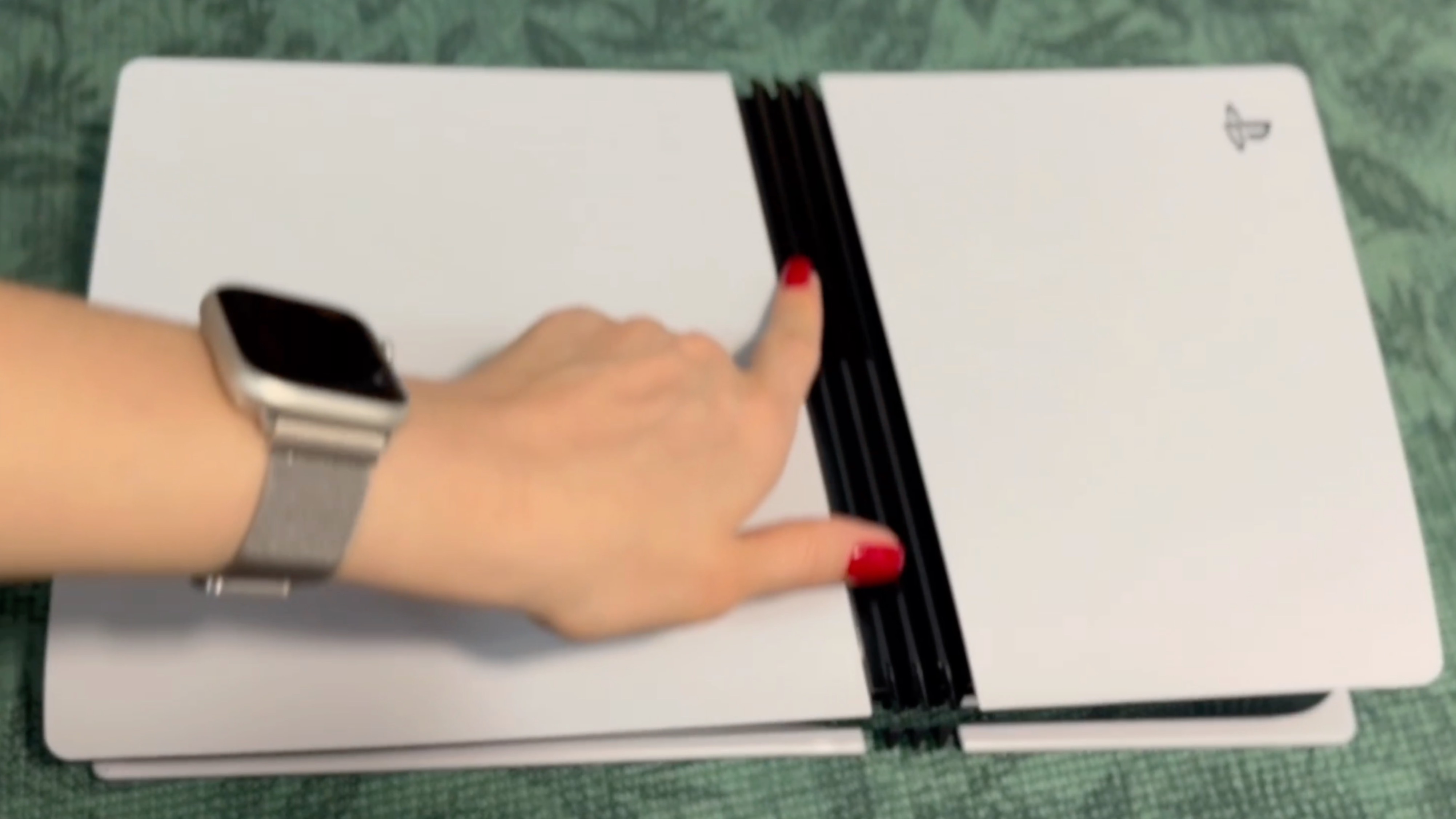 PlayStation 5 Pro распаковка