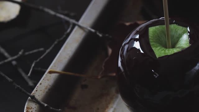 Poison Apples Recipe смотреть онлайн
