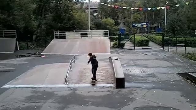 Тренерую олли в скейт парке смотреть онлайн