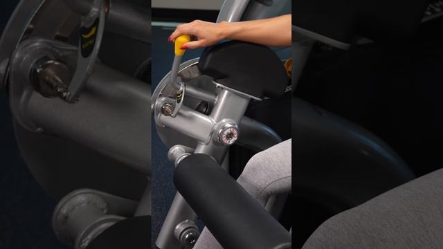 Сгибание ног сидя HOIST CL-3402 смотреть онлайн