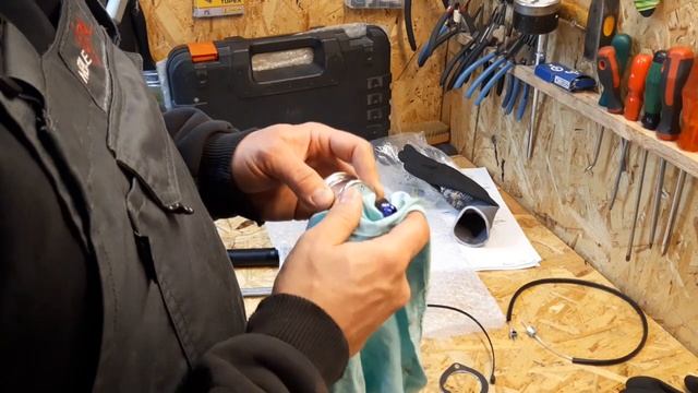 #009_Part 01 - Wskaźnik Ciśnienia Oleju/ Oil Pressure Indicator Harley Davidson Road King 2002